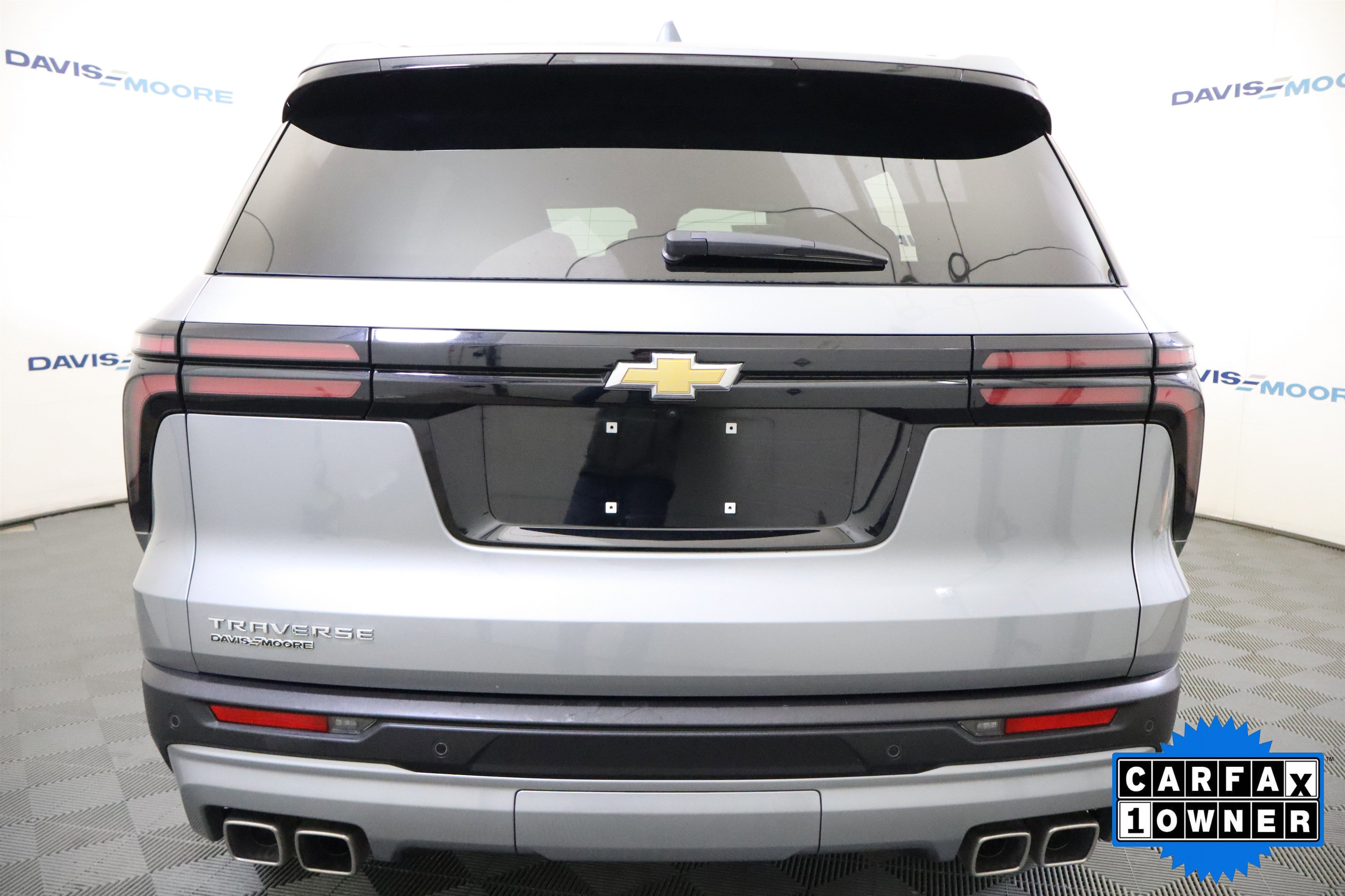 Used 2025 Chevrolet Traverse LT image 7