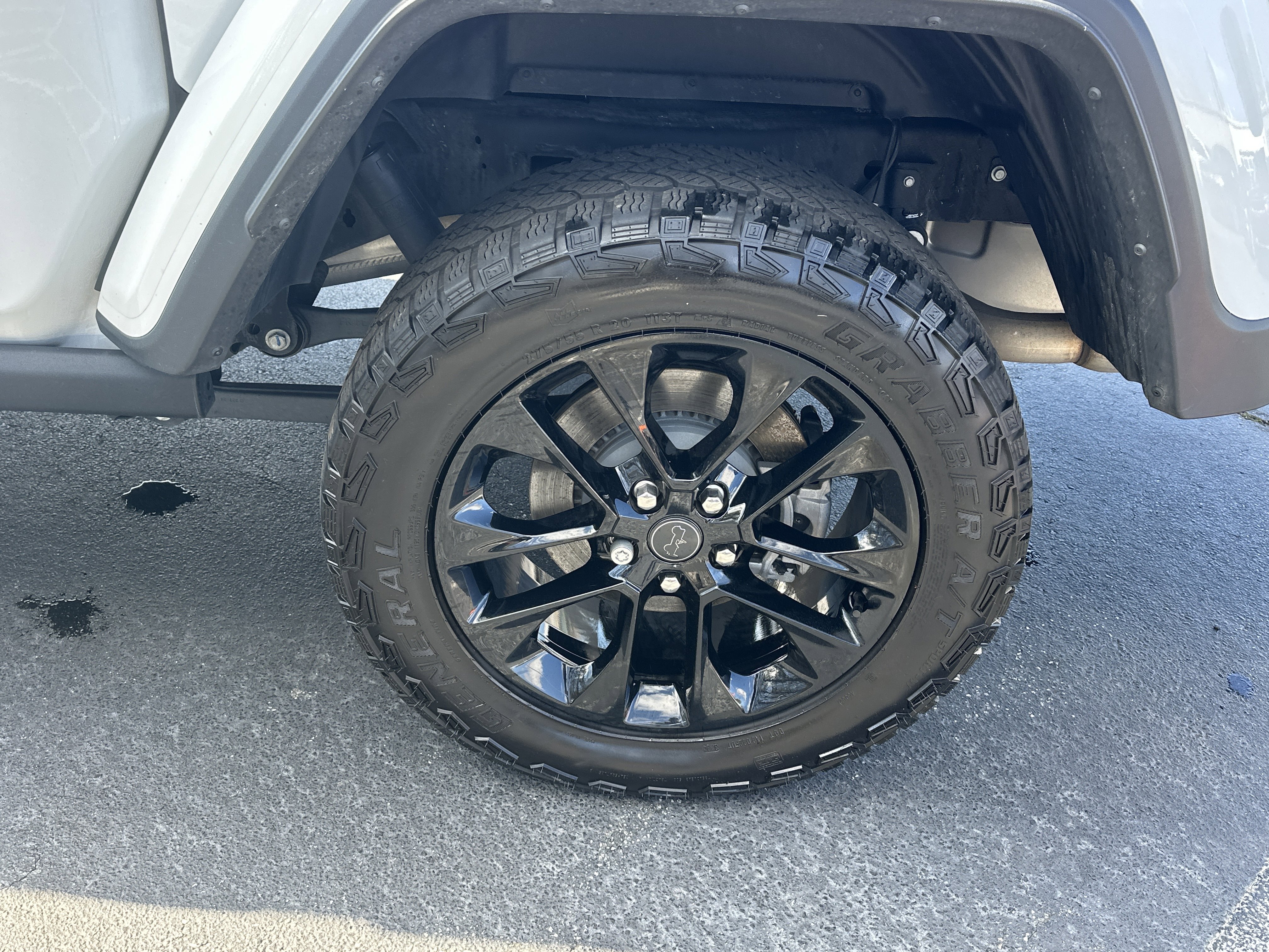 Used 2025 Jeep Gladiator Sport image 15