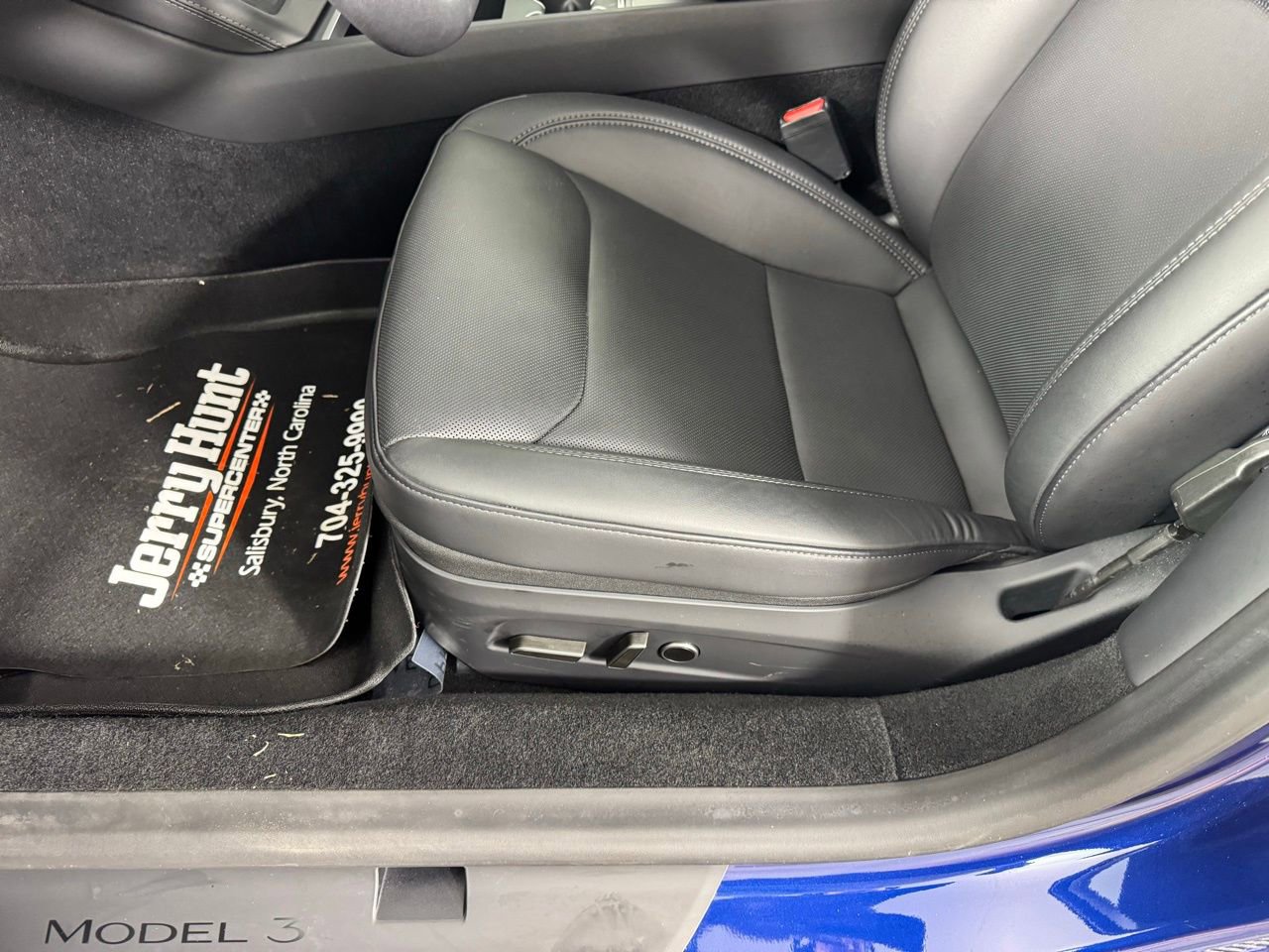 Used 2024 Tesla Model 3 Standard Range RWD image 17
