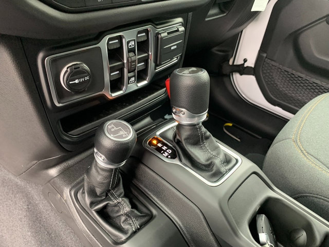 New 2026 Jeep Wrangler Unlimited Sahara w/ Safety Group AWD/4WD image 16