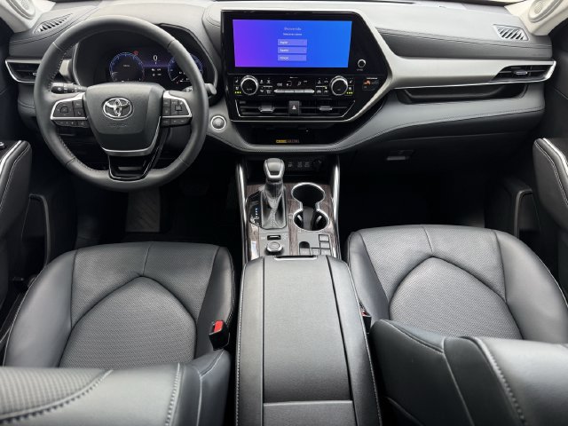 Used 2026 Toyota Highlander Limited AWD/4WD image 10