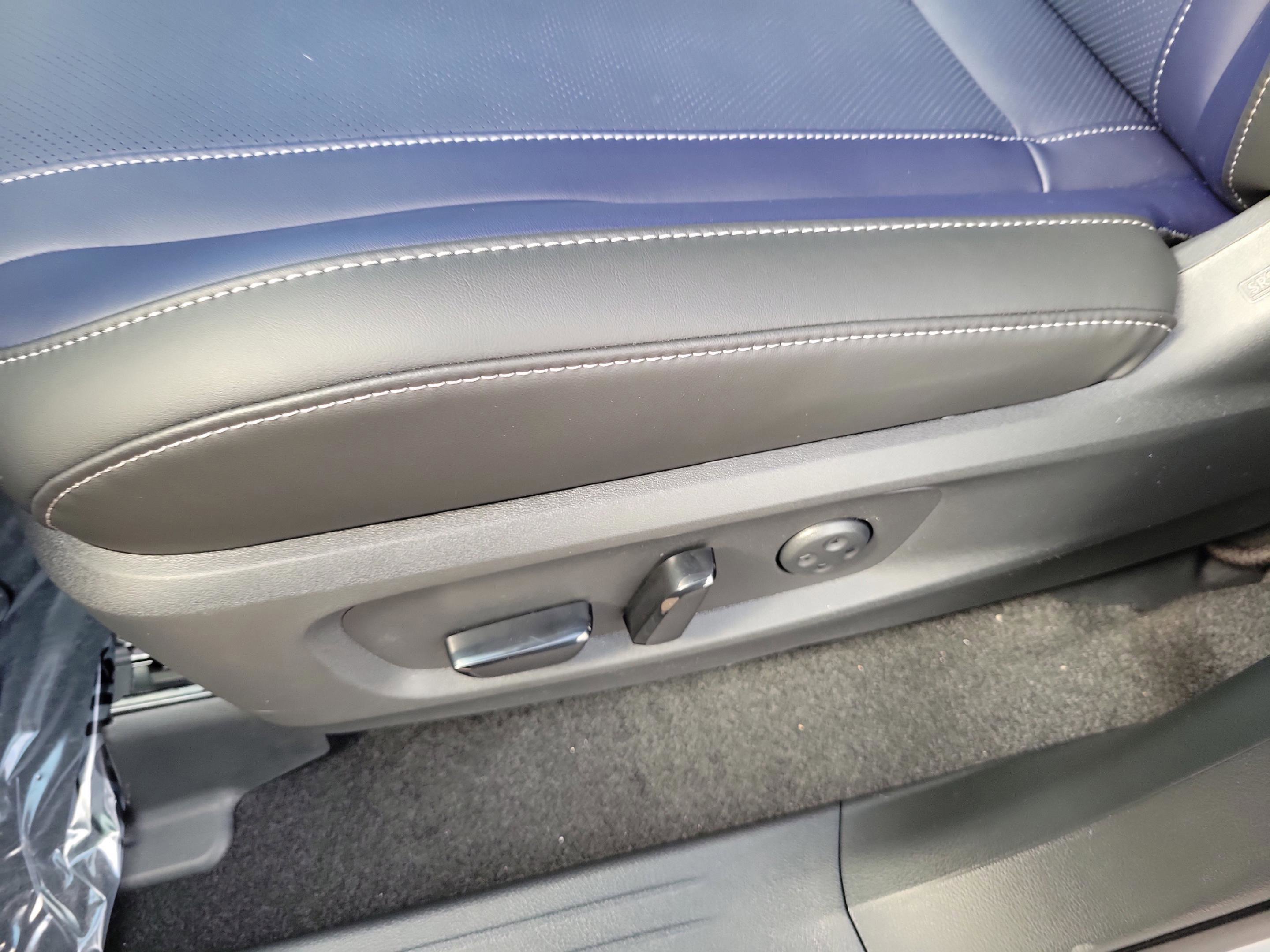 New 2026 INFINITI QX60 Sport w/ Dark Cargo Package image 18