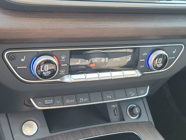 Used 2024 Audi Q5 2.0T Premium AWD/4WD image 35