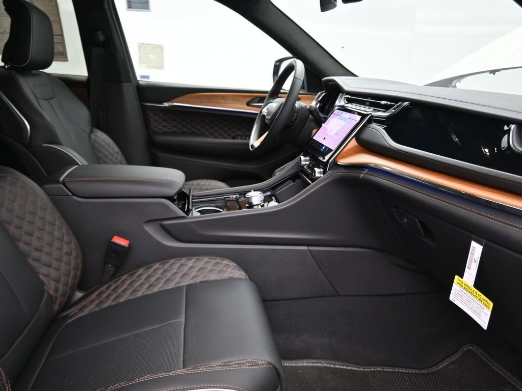 New 2025 Jeep Grand Cherokee L Summit image 17