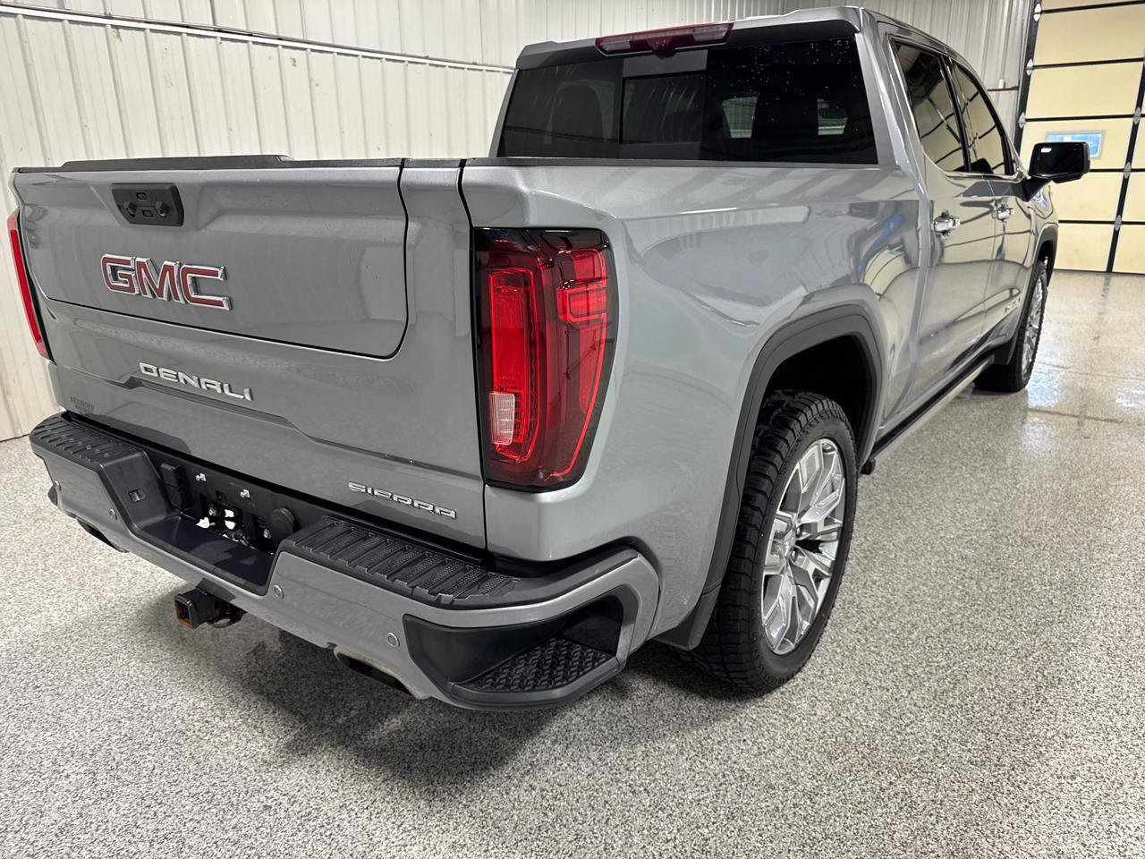 Used 2024 GMC Sierra 1500 Denali w/ Denali Reserve Package AWD/4WD image 8