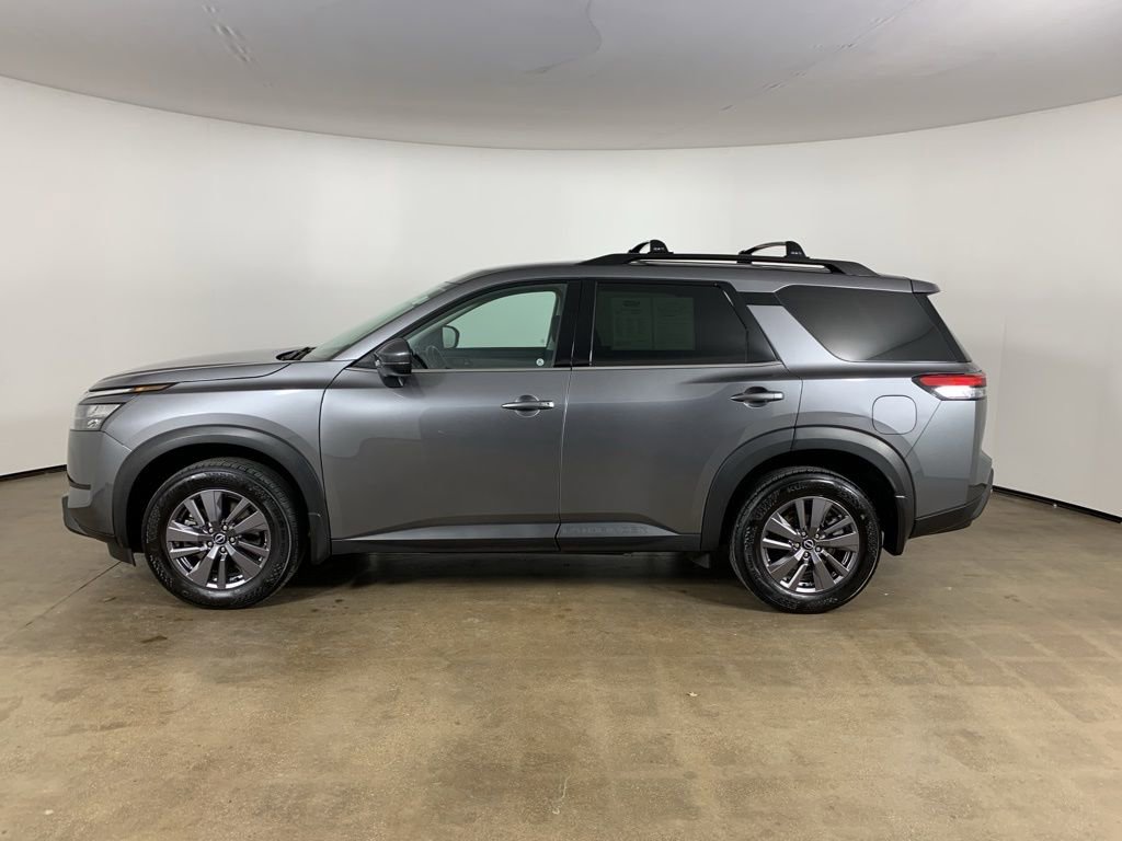 Used 2023 Nissan Pathfinder SV image 17