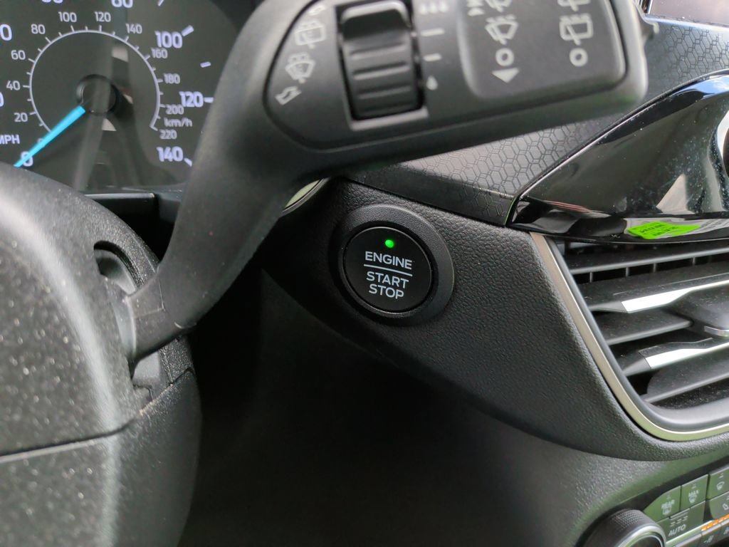Certified 2022 Ford Escape SEL w/ SEL Stealth AWD Package image 23