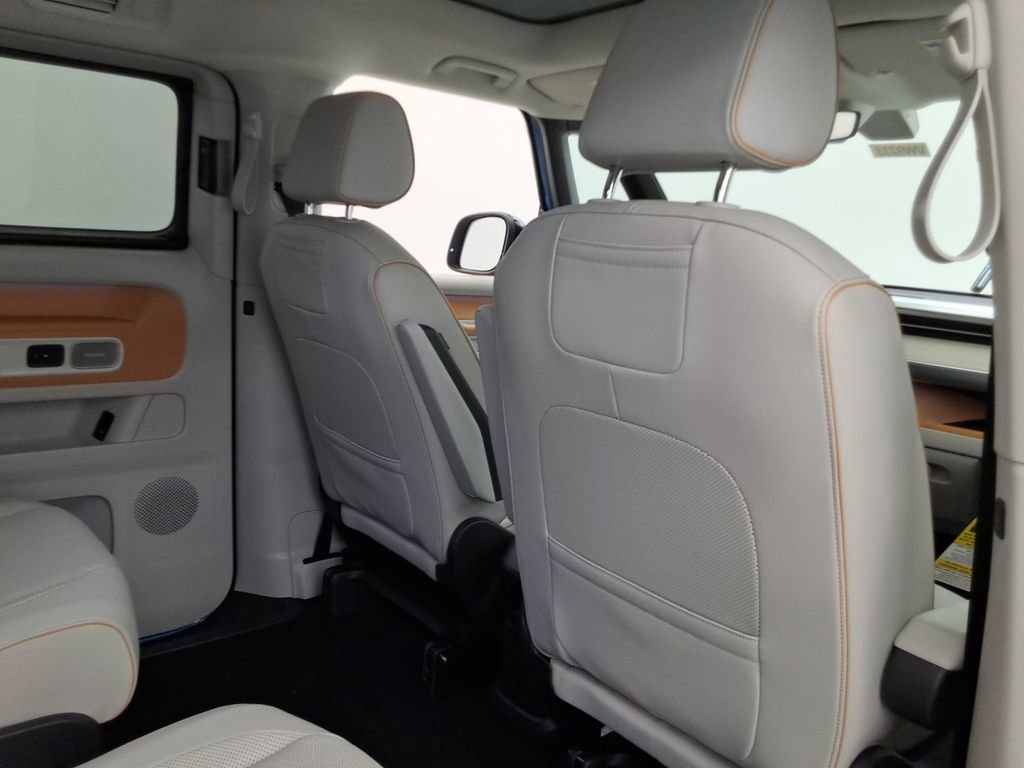 New 2025 Volkswagen ID. Buzz Pro S Plus RWD image 24