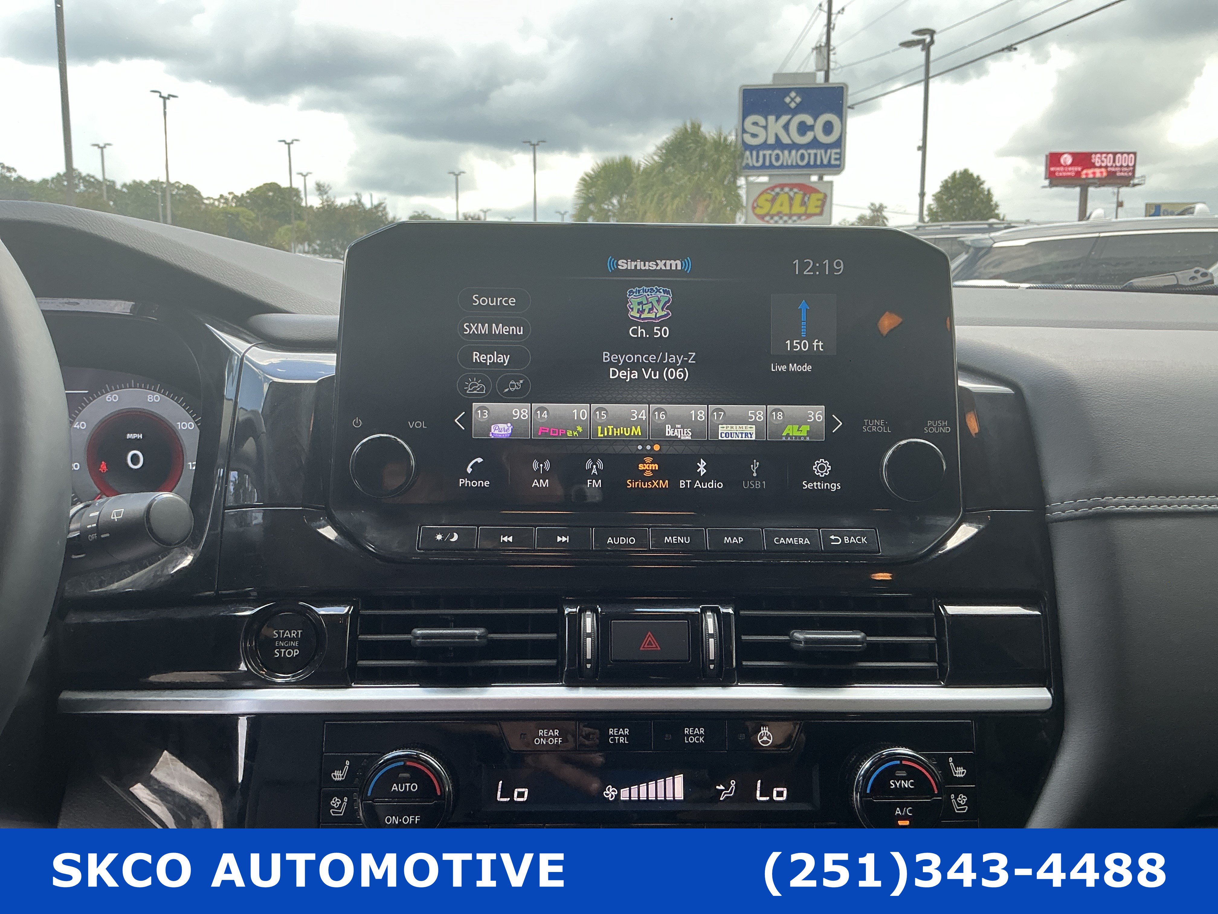 Used 2025 Nissan Pathfinder Platinum FWD image 16