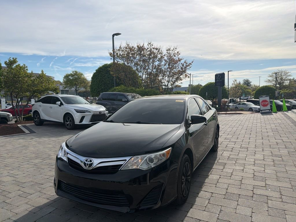 Used 2014 Toyota Camry LE FWD image 28