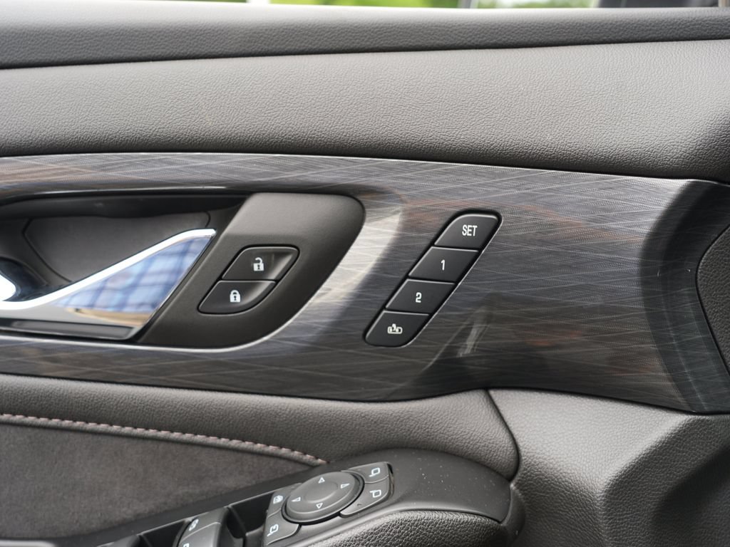 Certified 2023 Chevrolet Traverse High Country AWD/4WD image 17
