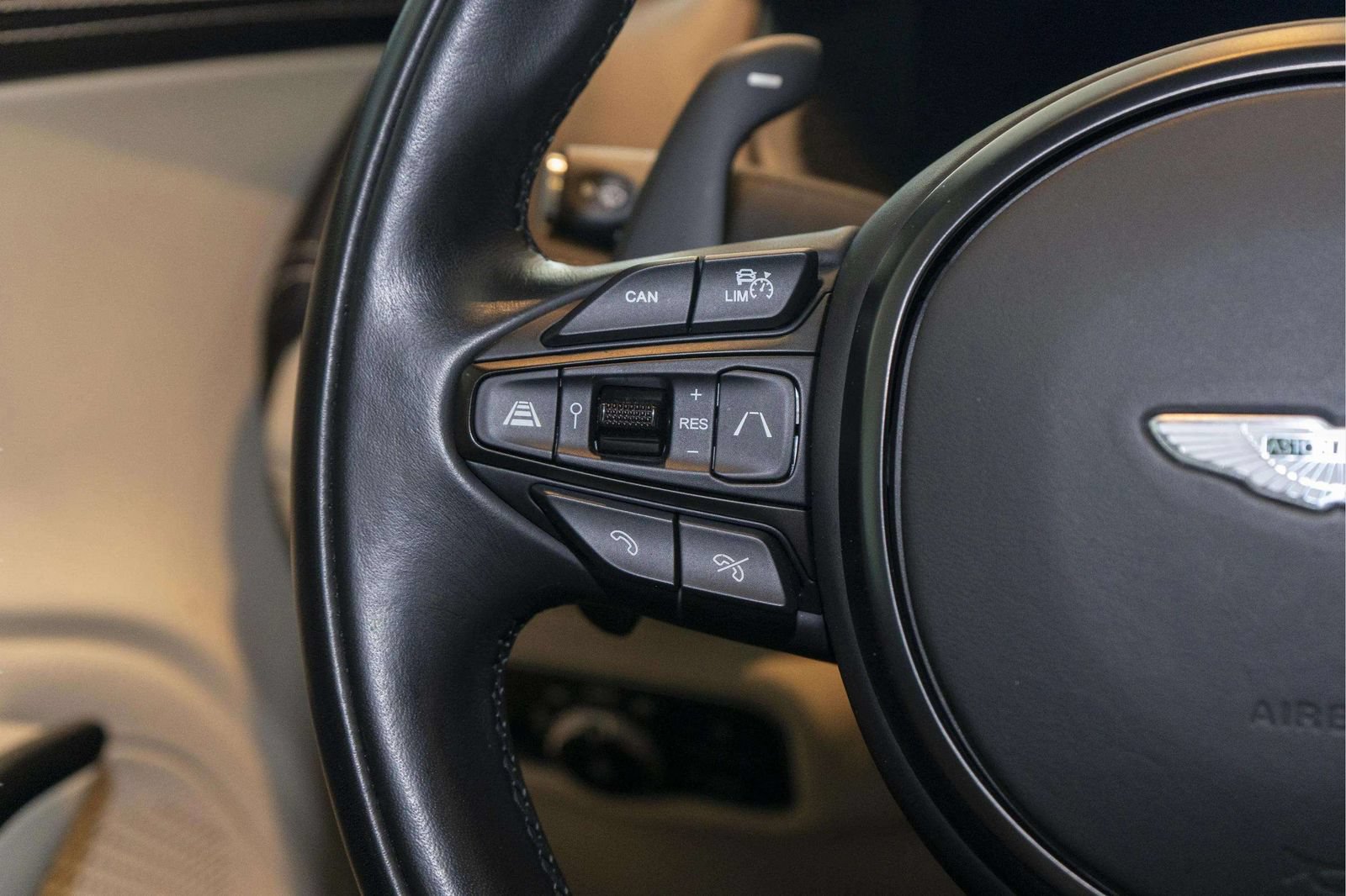 Used 2024 Aston Martin DBX AWD/4WD image 30