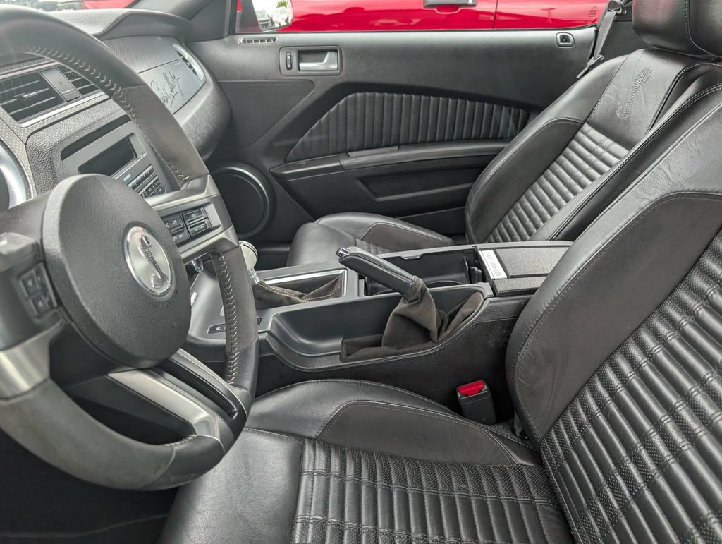 Used 2010 Ford Mustang Shelby GT500 RWD image 10