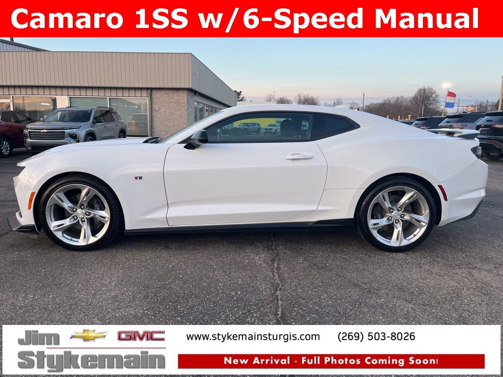 Used 2022 Chevrolet Camaro LT image 2