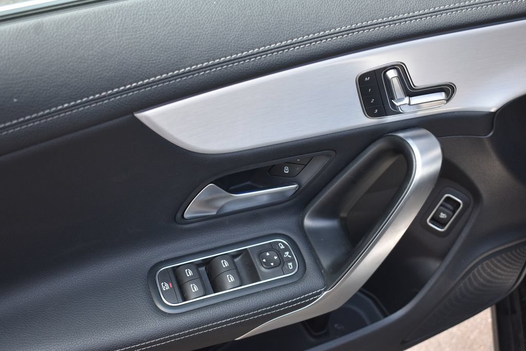 Used 2025 Mercedes-Benz CLA 250 image 12