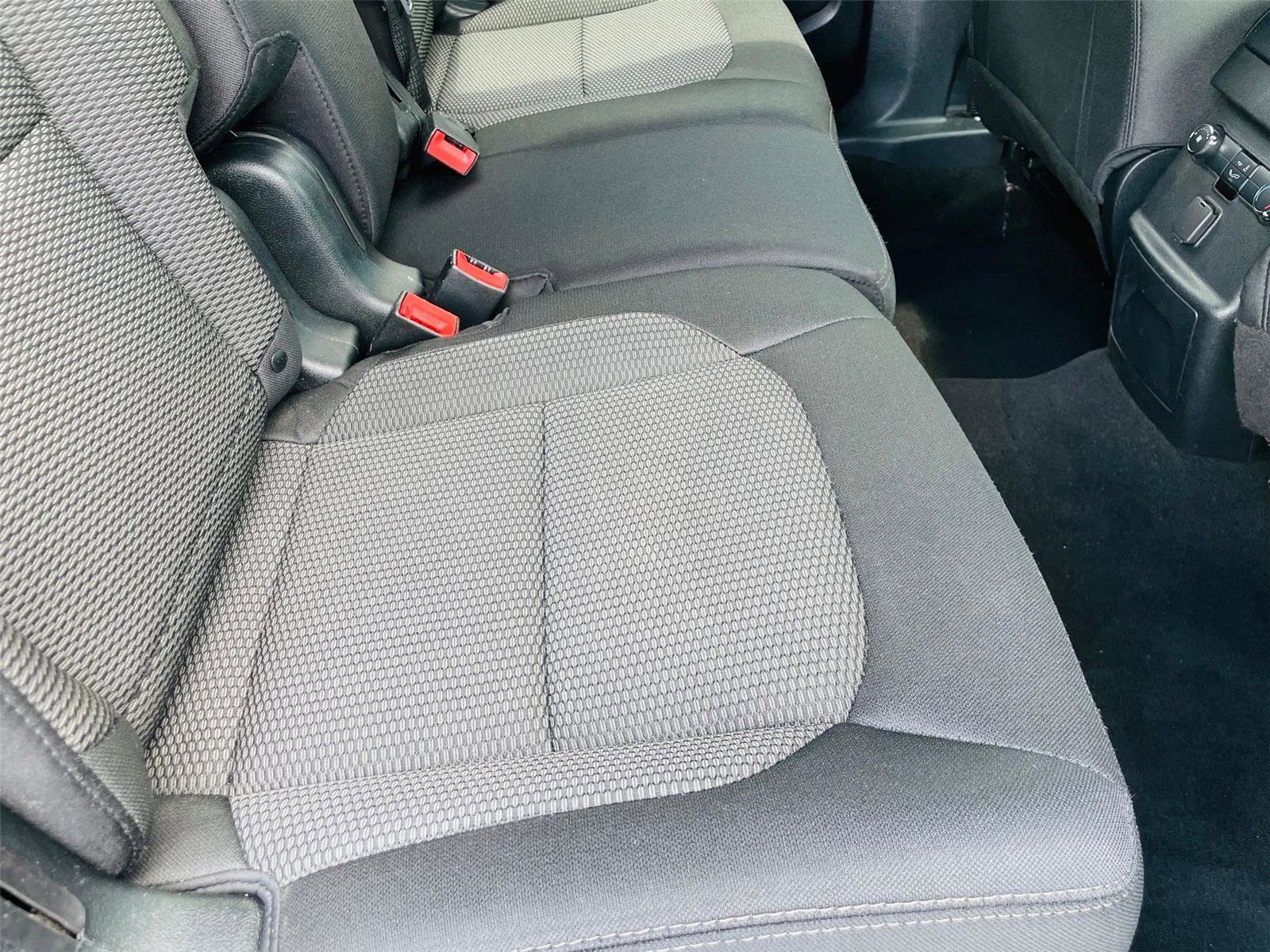 Used 2019 Ford Explorer XLT w/ Equipment Group 201A FWD image 20