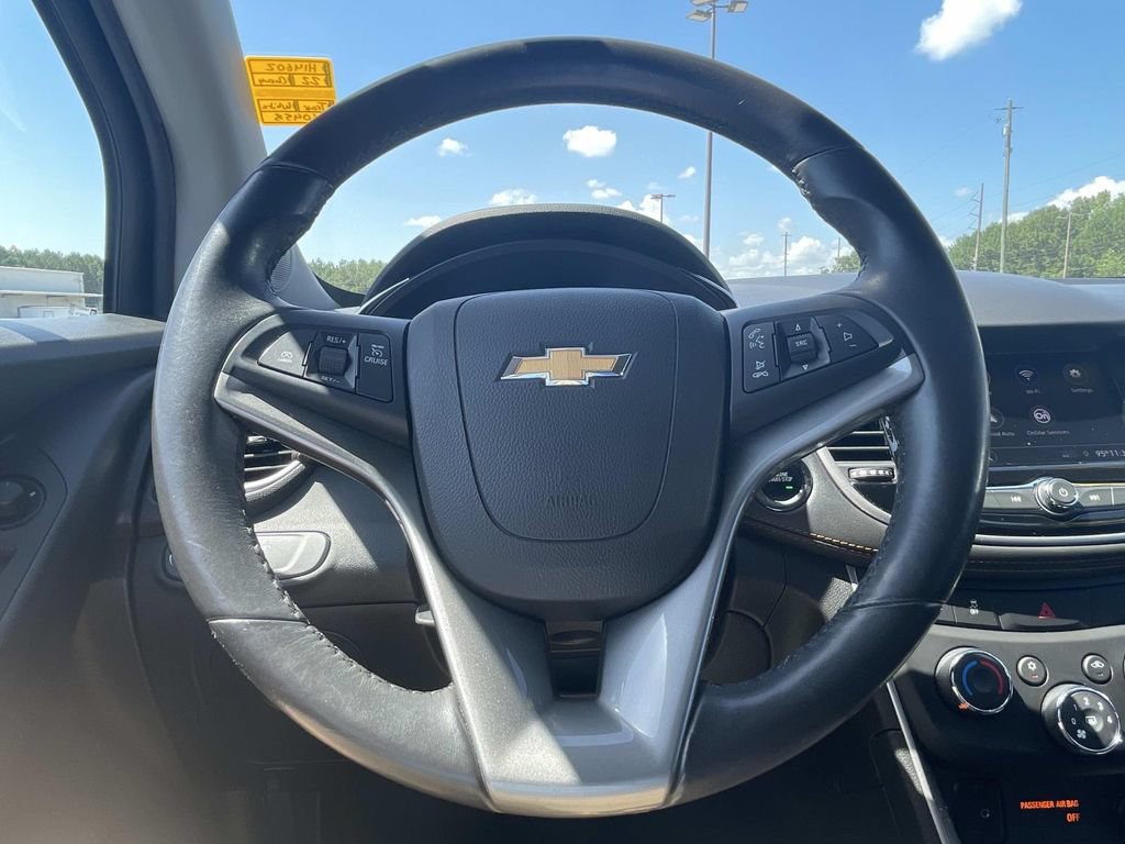 Used 2022 Chevrolet Trax LT w/ Driver Confidence Package AWD/4WD image 23