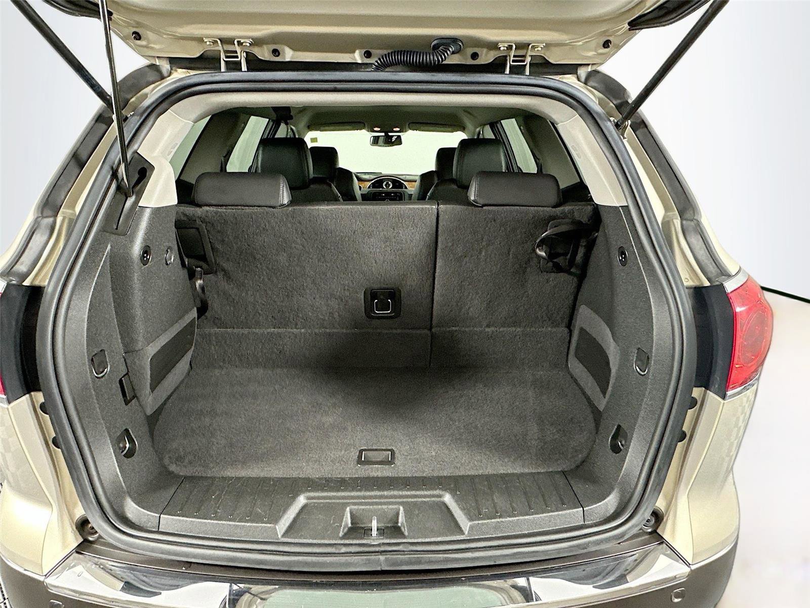 Used 2011 Buick Enclave CXL FWD image 24