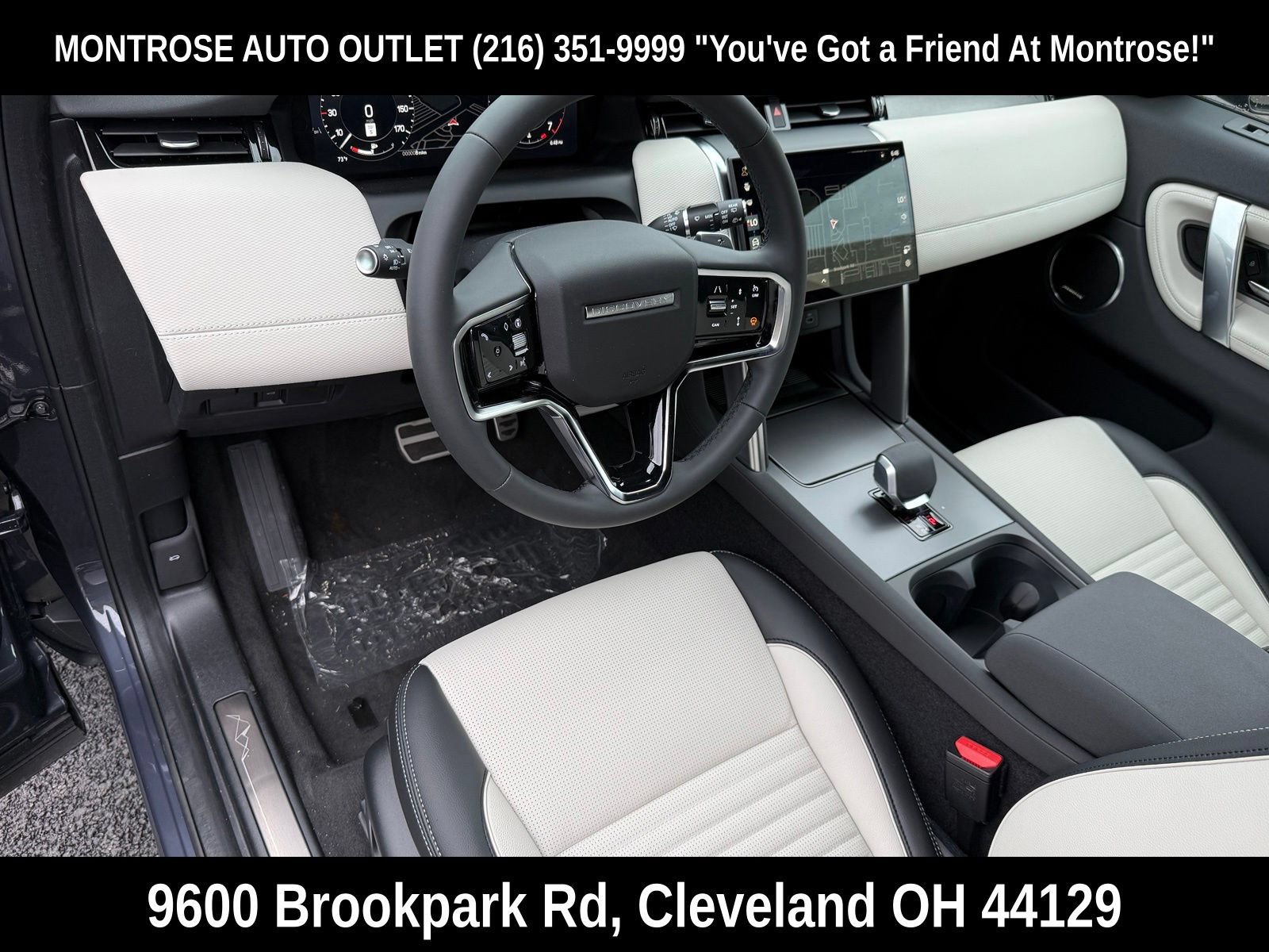 New 2026 Land Rover Discovery Sport Landmark AWD/4WD image 11