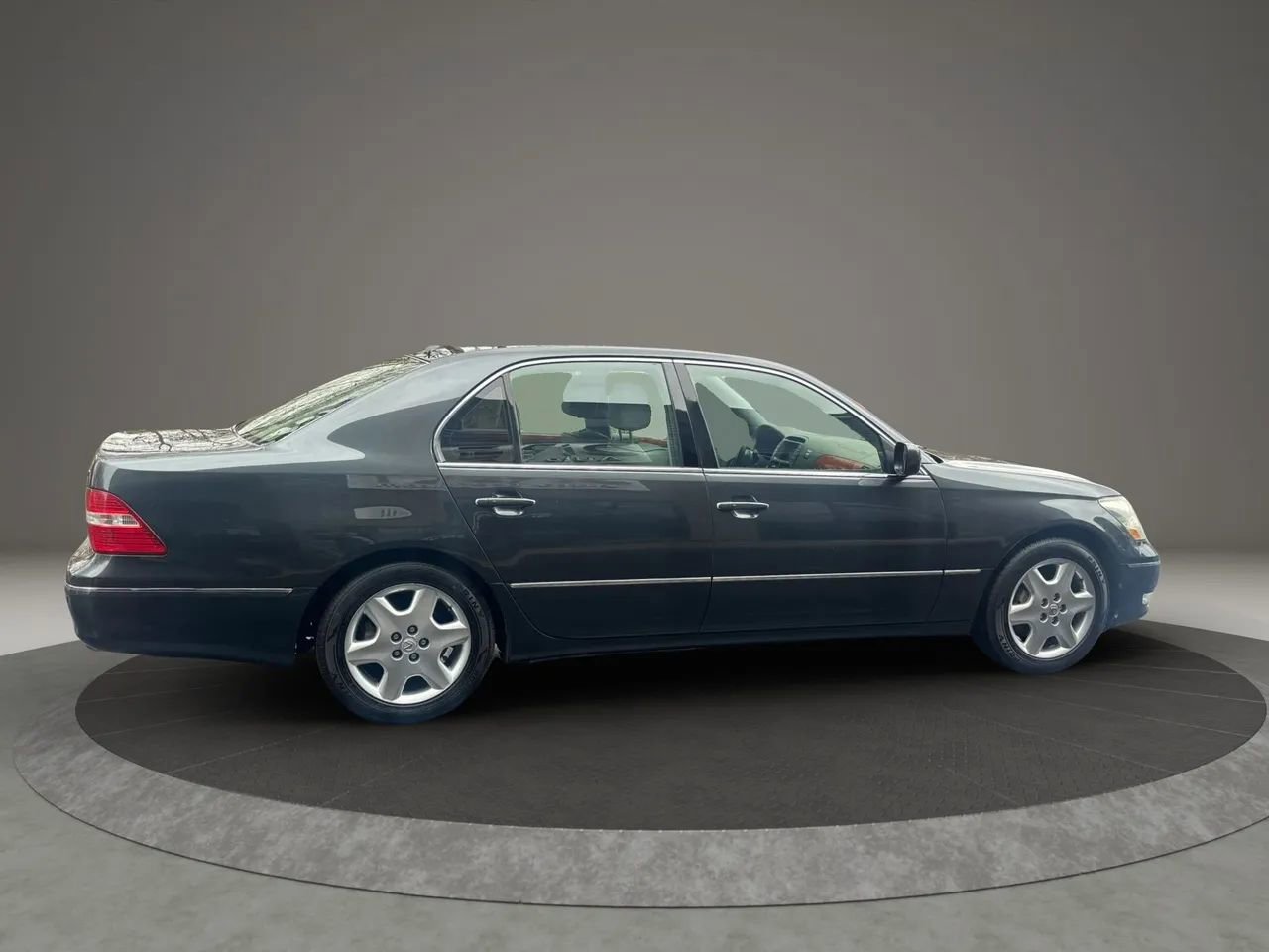 Used 2004 Lexus LS 430 RWD image 5