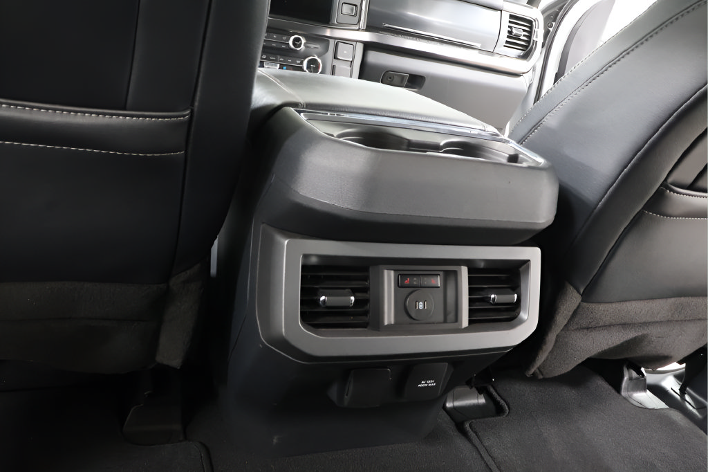 Used 2023 Ford F250 Lariat w/ Lariat Ultimate Package AWD/4WD image 24
