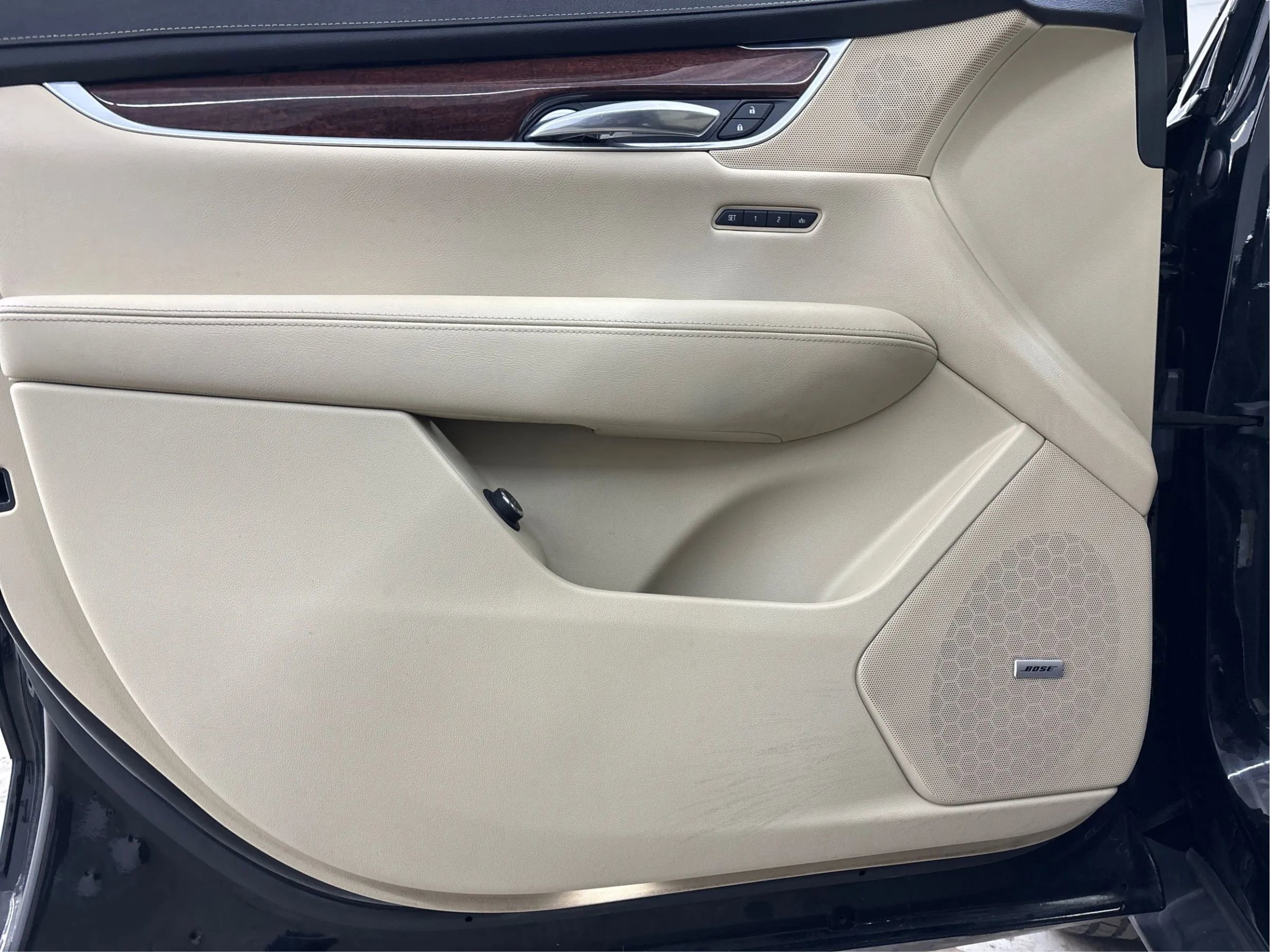 Used 2017 Cadillac XT5 Luxury FWD image 26