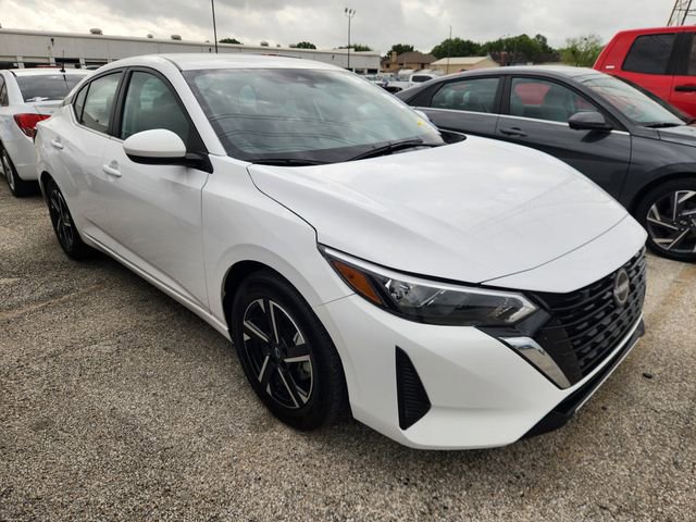 Used 2025 Nissan Sentra SV image 1