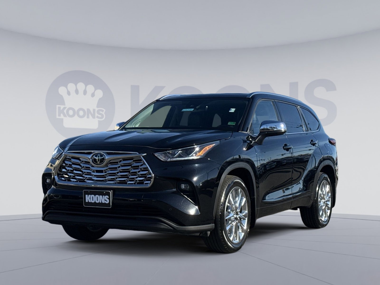 Used 2023 Toyota Highlander Limited image 1
