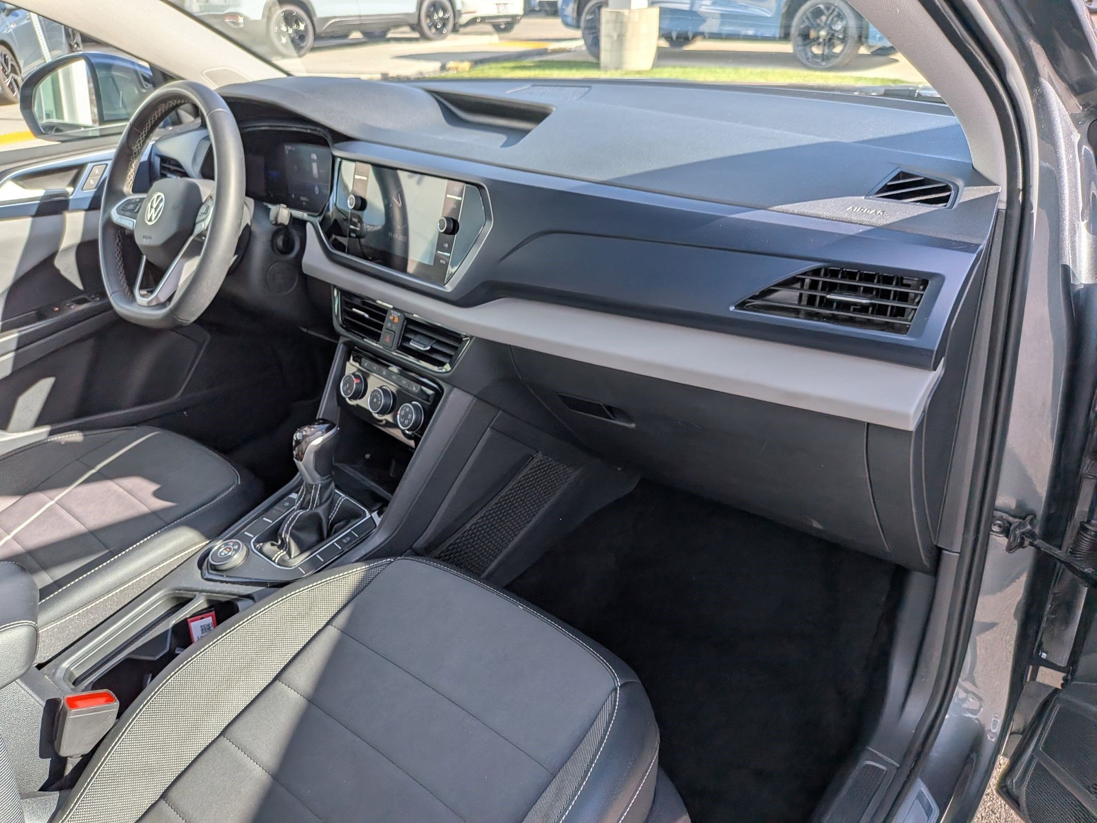 Certified 2023 Volkswagen Taos SE w/ Panoramic Sunroof Package image 33