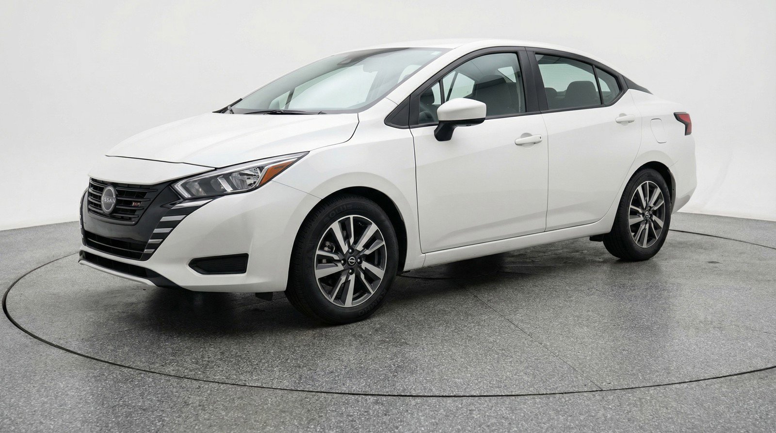 Used 2025 Nissan Versa SV image 3