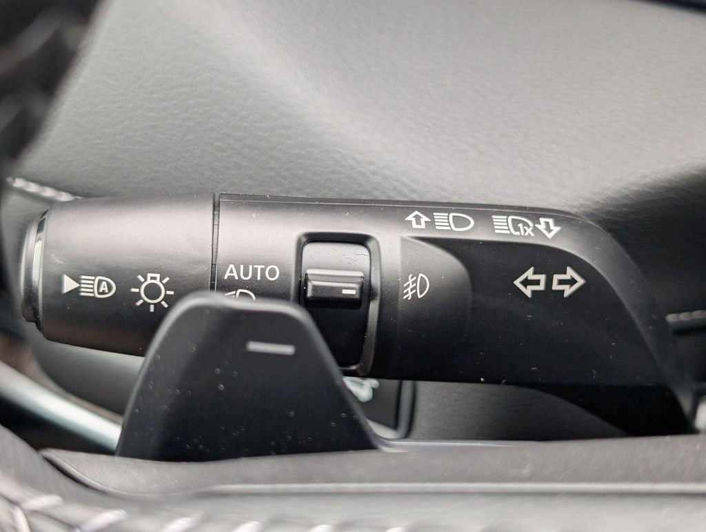 Used 2025 Nissan Armada Platinum image 33