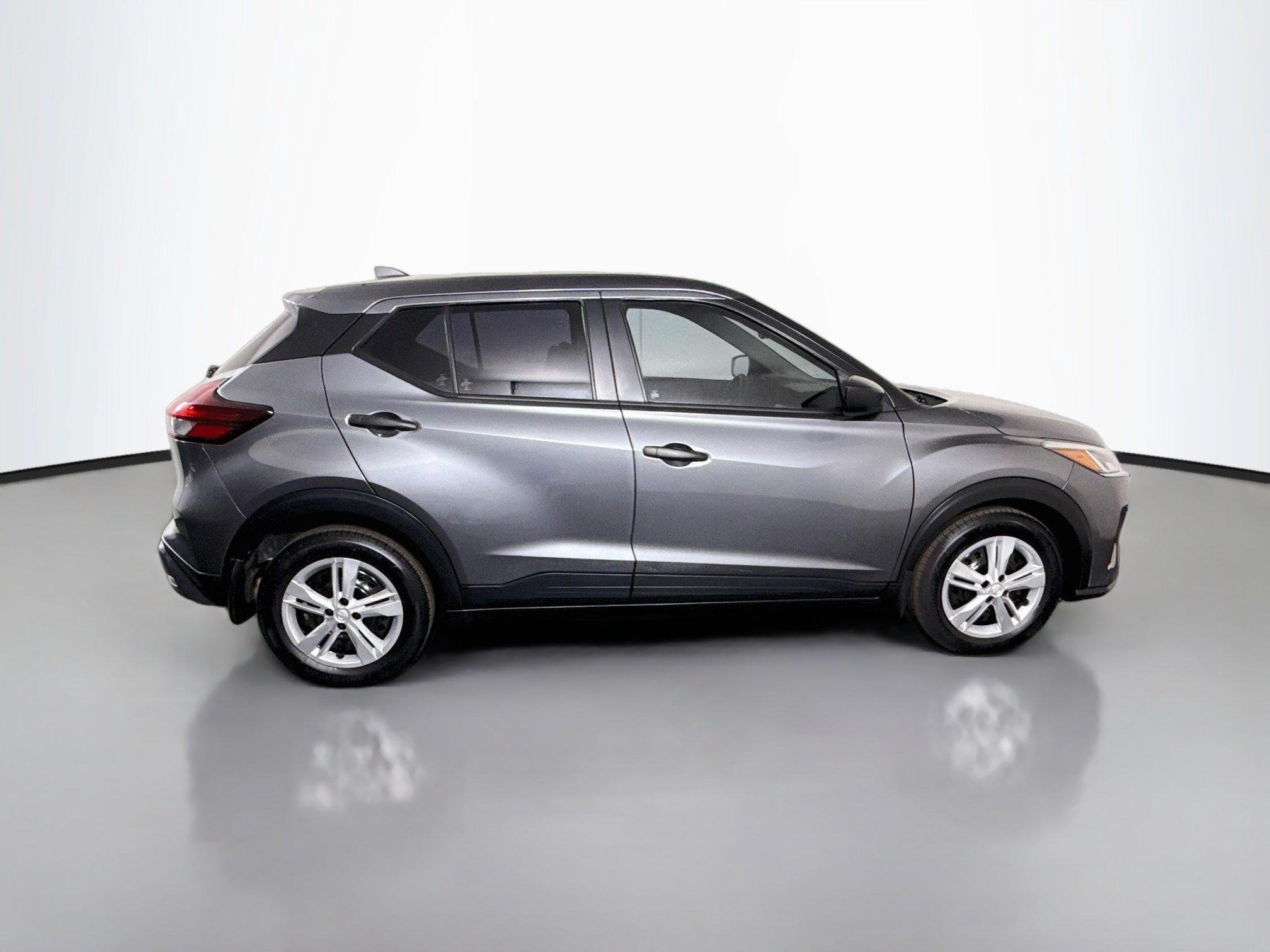 Used 2021 Nissan Kicks S FWD image 11