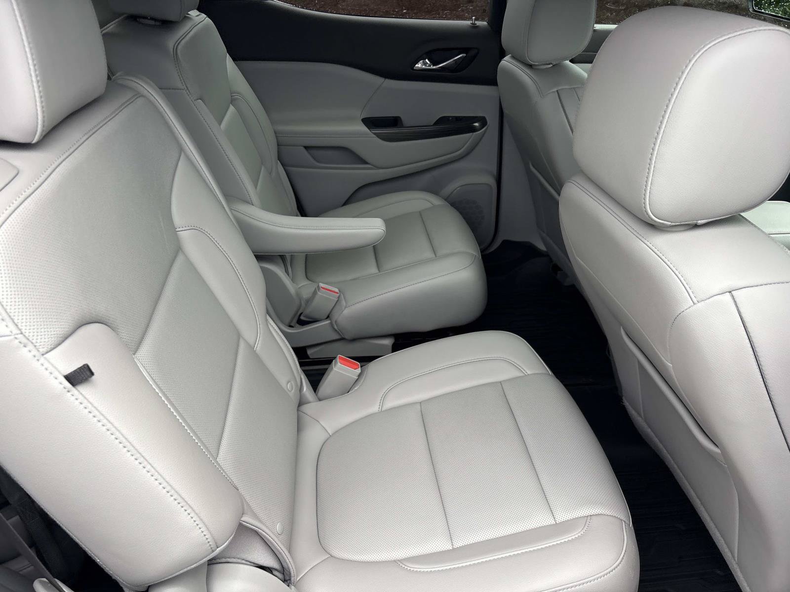 Used 2023 GMC Acadia SLT w/ Technology Package FWD image 35
