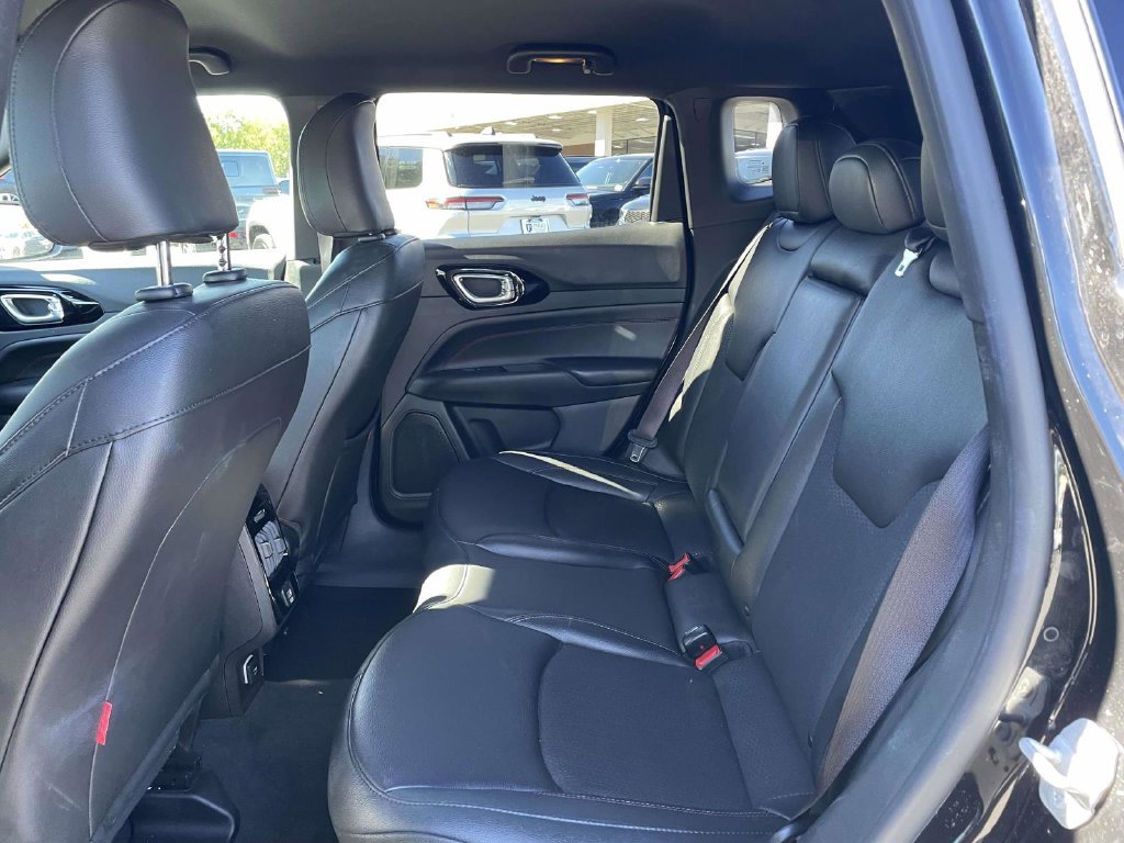 Used 2025 Jeep Compass Trailhawk AWD/4WD image 21