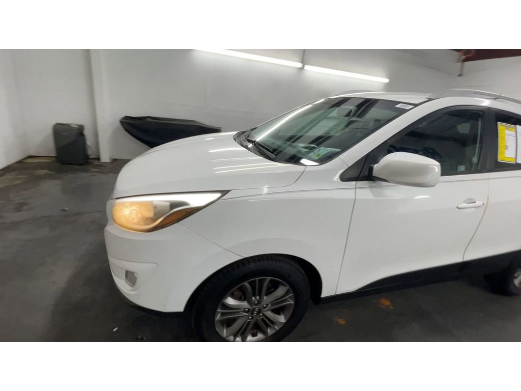 Used 2014 Hyundai Tucson SE image 4