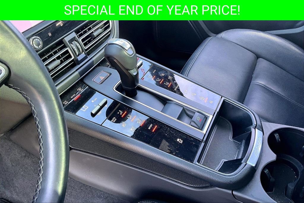 Used 2023 Porsche Macan Turbo image 18