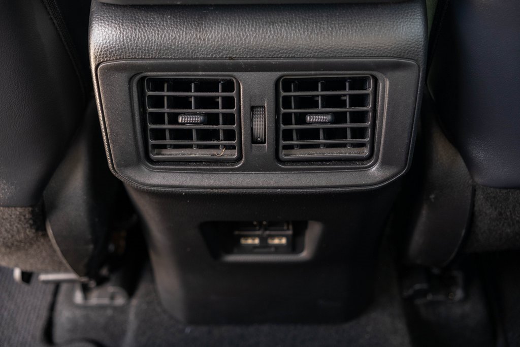 Used 2021 Toyota RAV4 XLE Premium image 15