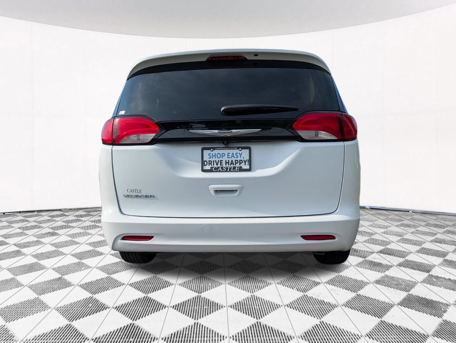 Used 2024 Chrysler Voyager LX FWD image 11