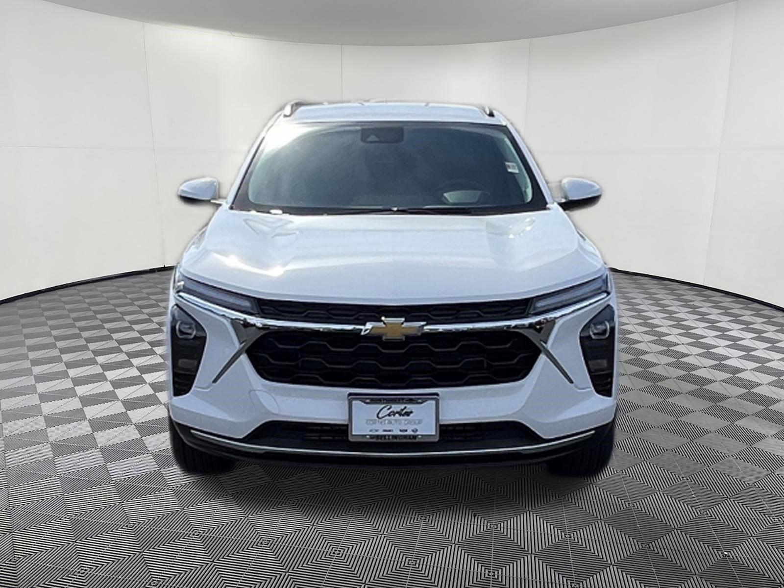 New 2026 Chevrolet Trax LT w/ LT Convenience Package FWD image 2