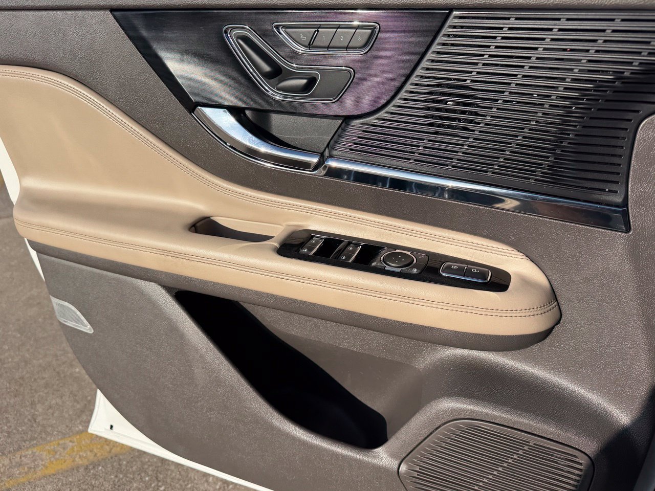 Used 2020 Lincoln Corsair FWD image 34