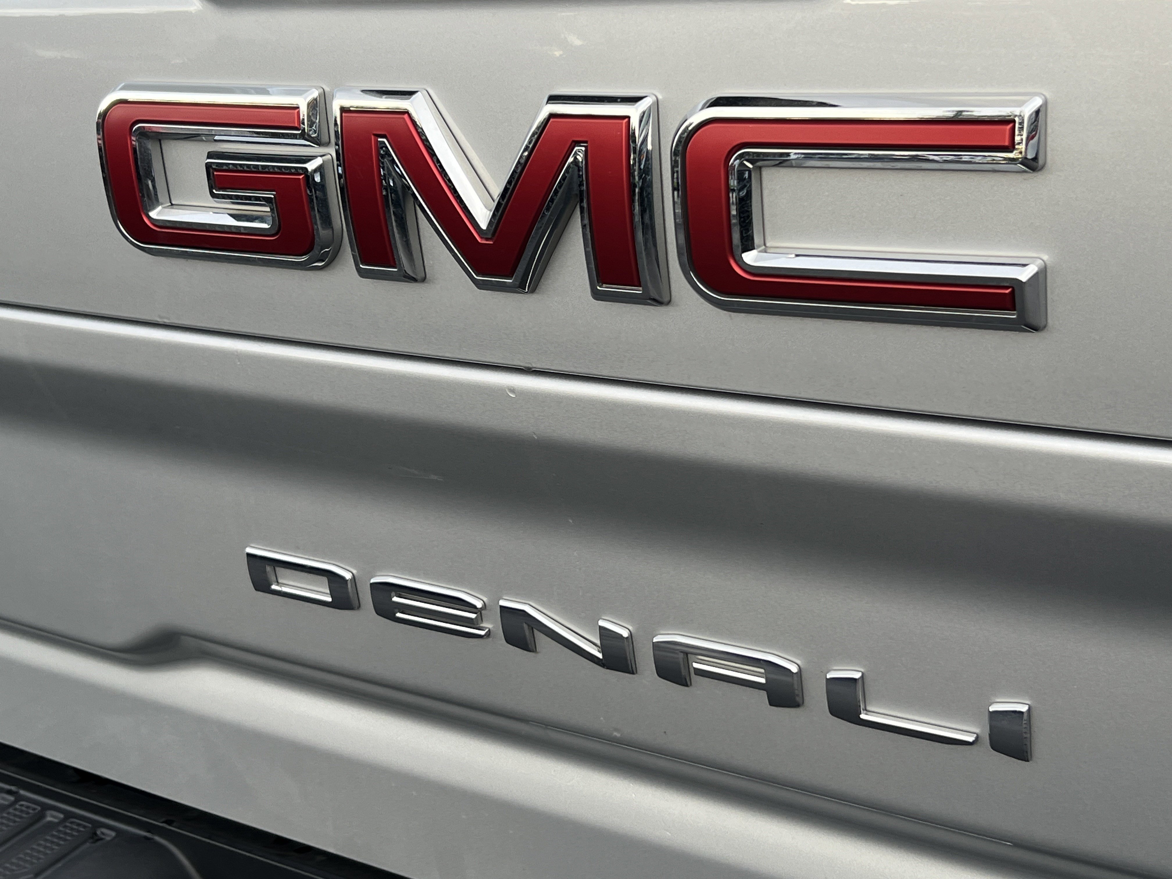 Used 2023 GMC Sierra 3500 Denali w/ Denali Ultimate Package image 8