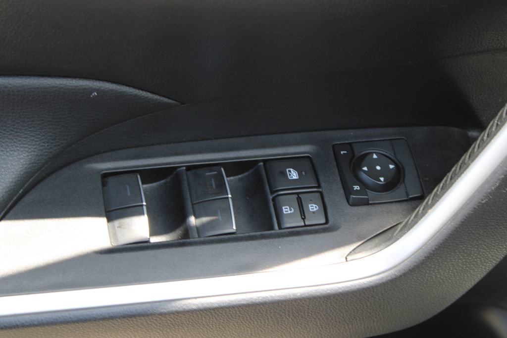 Used 2024 Toyota RAV4 XLE AWD/4WD image 30