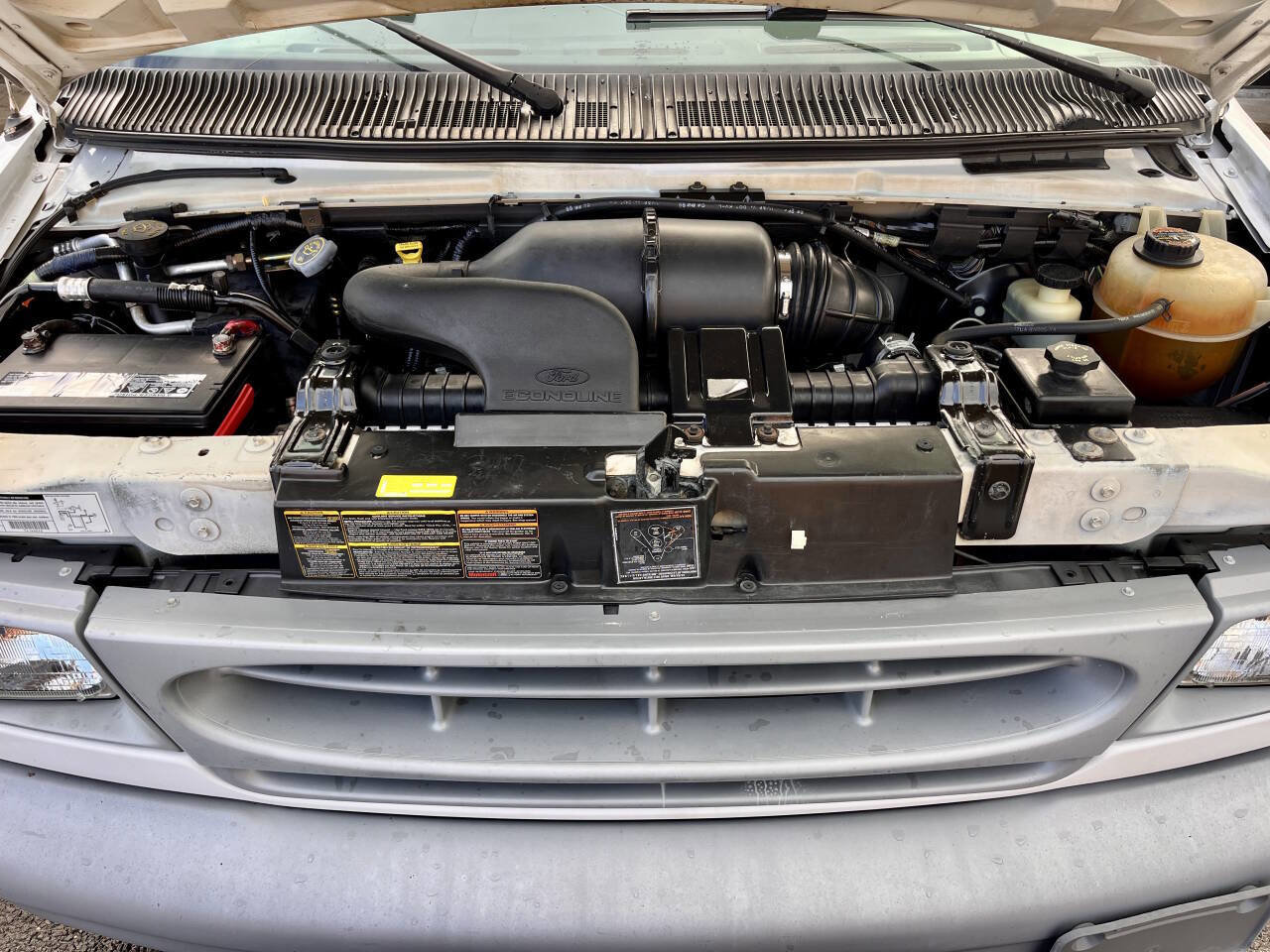 Used 1999 Ford E-150 and Econoline 150 Wagon image 23