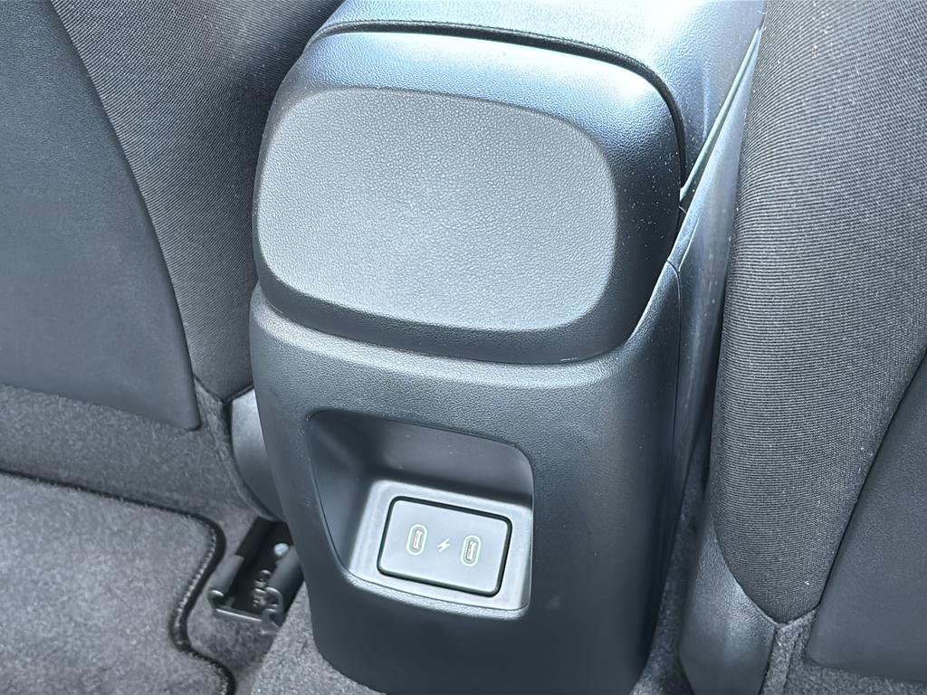 Used 2025 Hyundai Elantra SE FWD image 42