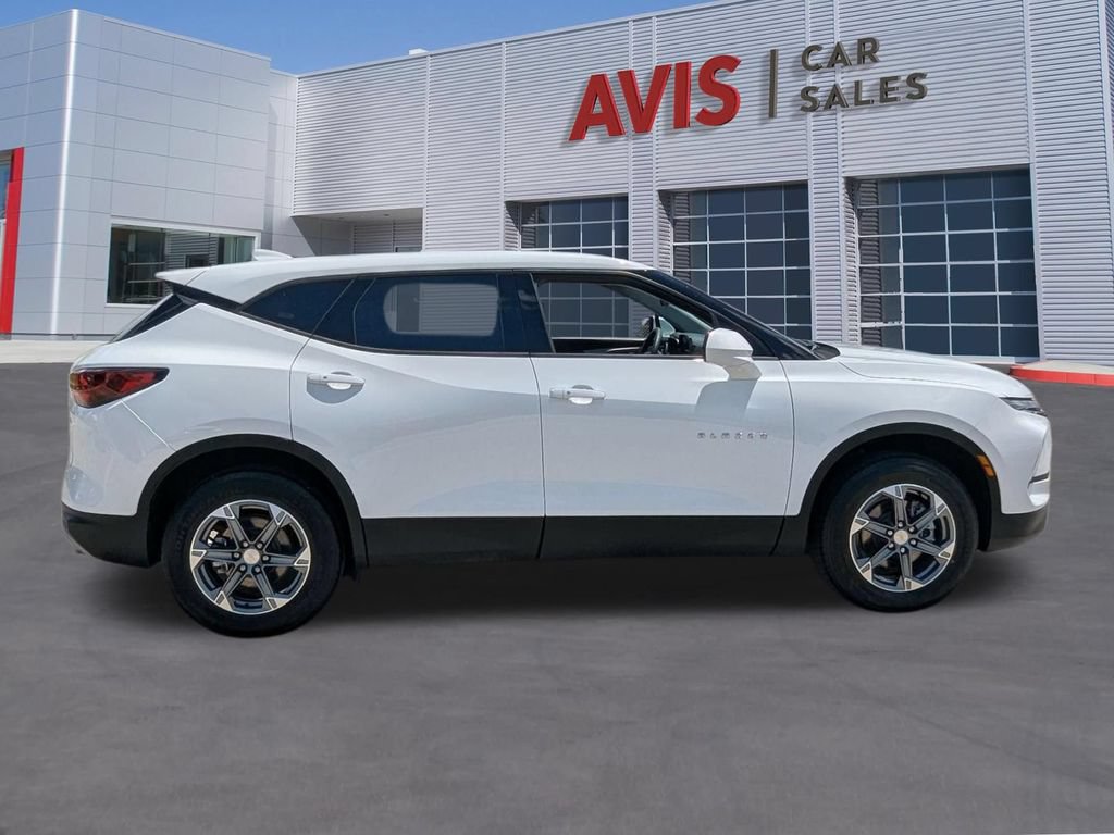 Used 2025 Chevrolet Blazer LT FWD image 5