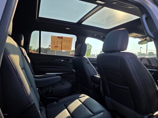 Used 2026 Chevrolet Traverse Z71 w/ LPO, Floor Liner Package AWD/4WD image 45