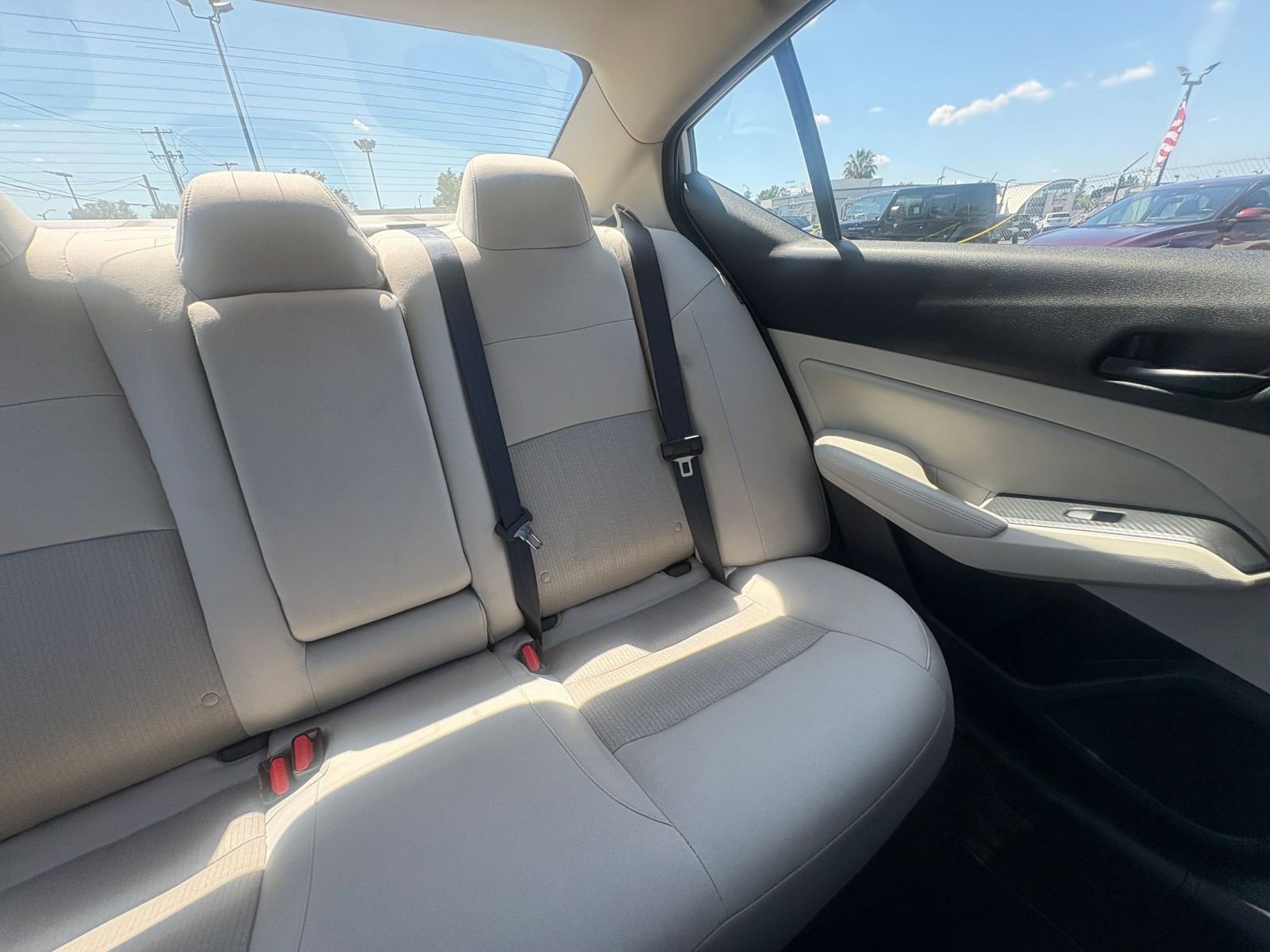 Used 2025 Nissan Altima 2.5 SV FWD image 37