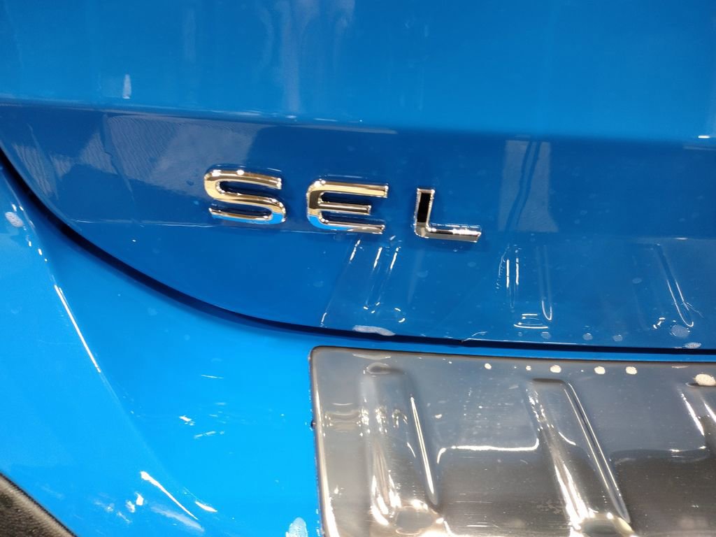 New 2025 Volkswagen Taos SEL image 14