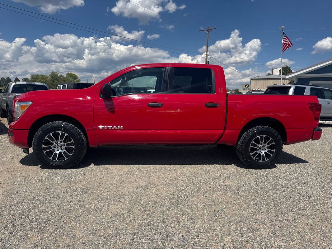 Used 2022 Nissan Titan SV image 4