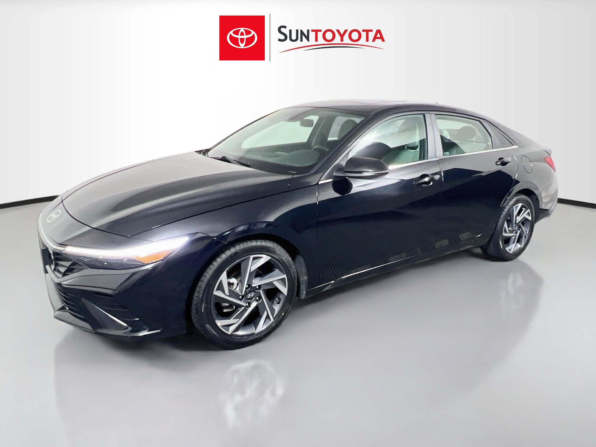 Used 2024 Hyundai Elantra Limited FWD image 9